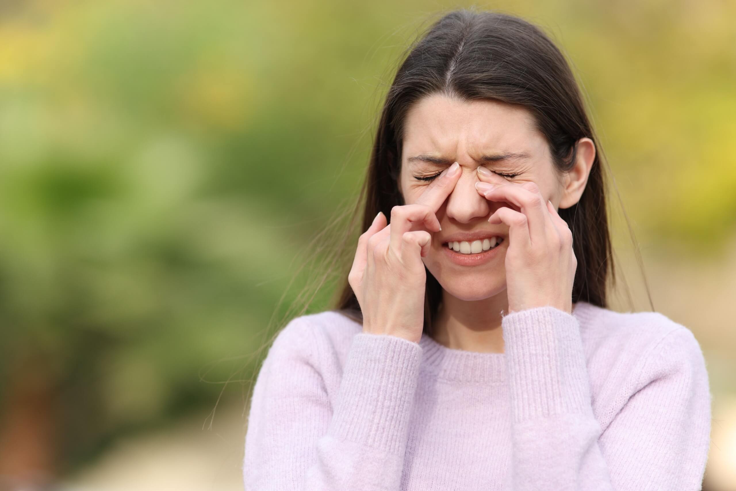 Allergy Season and Contact Lenses: How to Manage