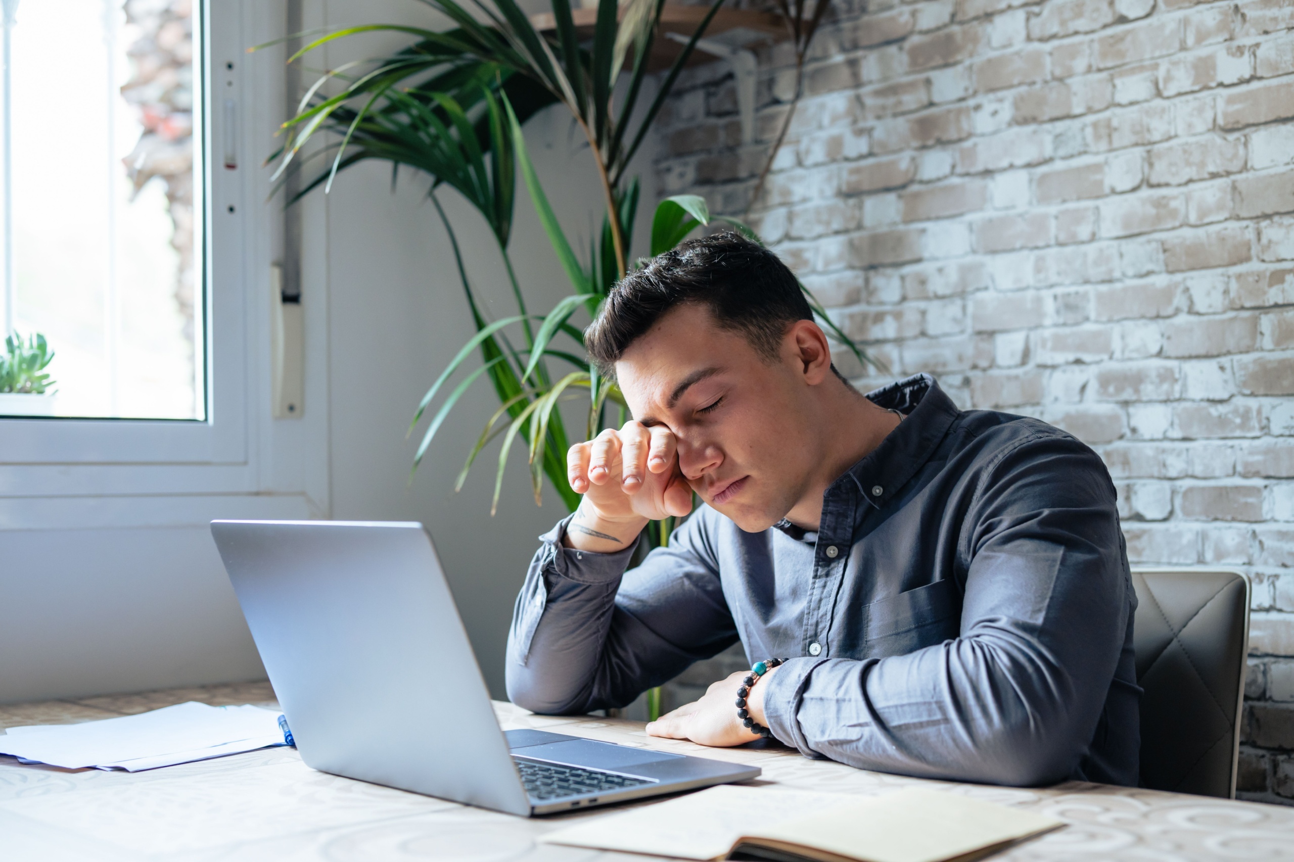 How to Prevent Digital Eye Strain in a Work-From-Home World
