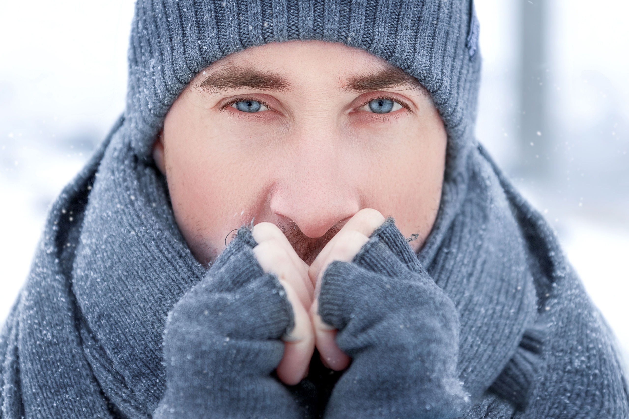How to Protect Your Eyes in Cold, Windy Winters